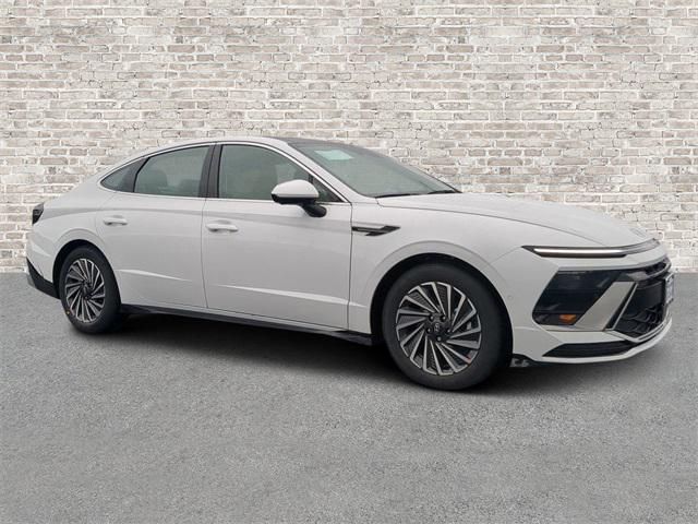 2025 Hyundai Sonata Hybrid