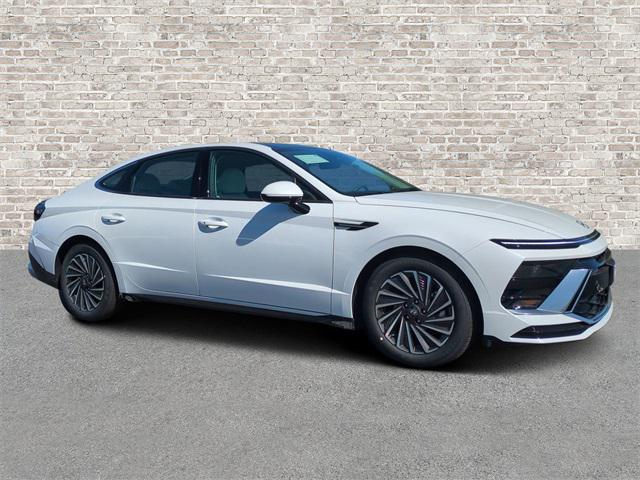2026 Hyundai Sonata Hybrid Sedan 