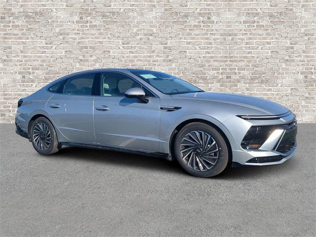 2025 Hyundai Sonata Hybrid