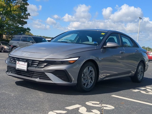 2025 Hyundai Elantra Blue - Photo 7