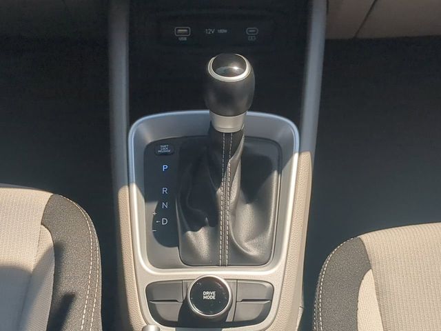 2025 Hyundai Venue SEL - Photo 18