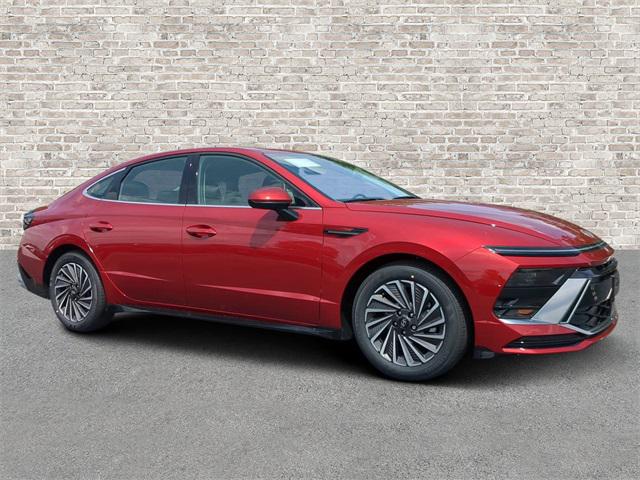 2025 Hyundai Sonata Hybrid