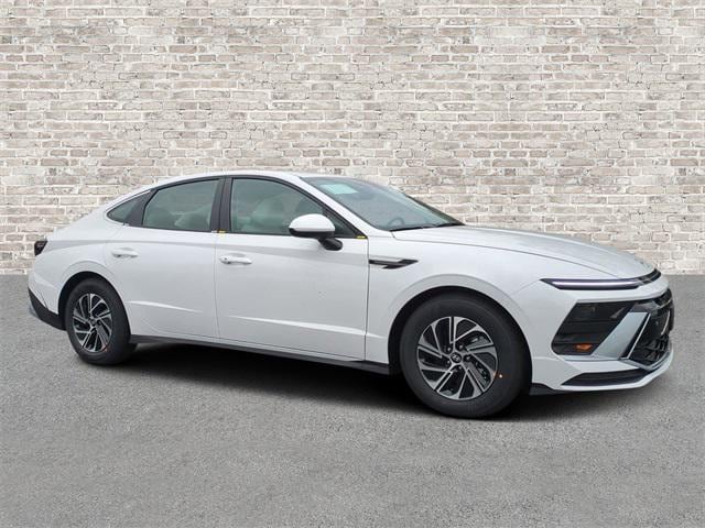 2026 Hyundai Sonata Hybrid Sedan  2026 Hyundai Sonata Hybrid Sedan