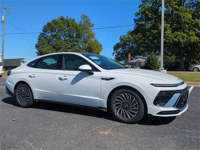 2026 Hyundai Sonata Hybrid Sedan 