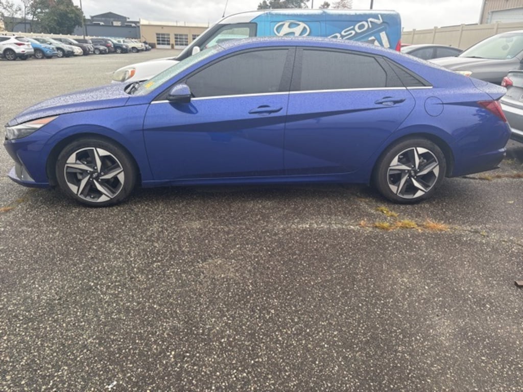 Used 2023 Hyundai Elantra Limited Sedan