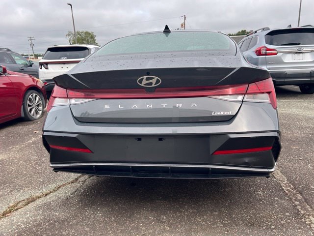 2025 Hyundai Elantra Limited - Photo 6