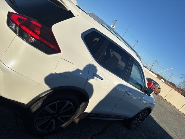 2018 Nissan Rogue SL photo 2