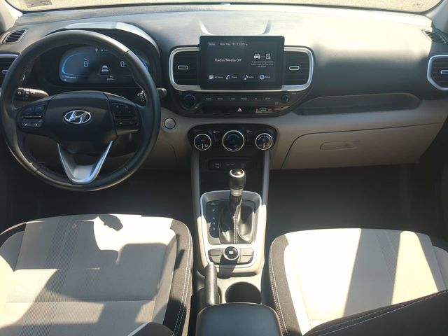 2025 Hyundai Venue SEL - Photo 14