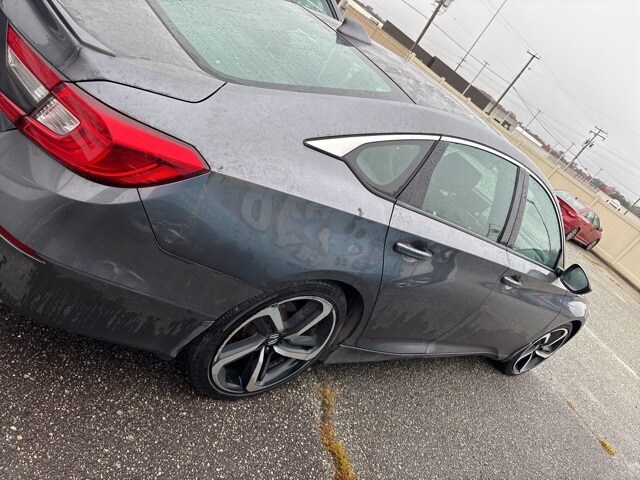 2019 Honda Accord Sport photo 2