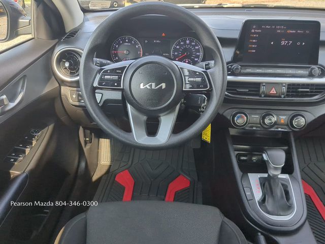 2023 Kia Forte LXS - Photo 15