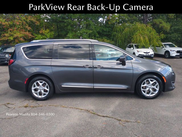 Used 2018 Chrysler Pacifica Touring L Minivan/Van