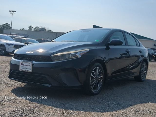 2023 Kia Forte LXS - Photo 8