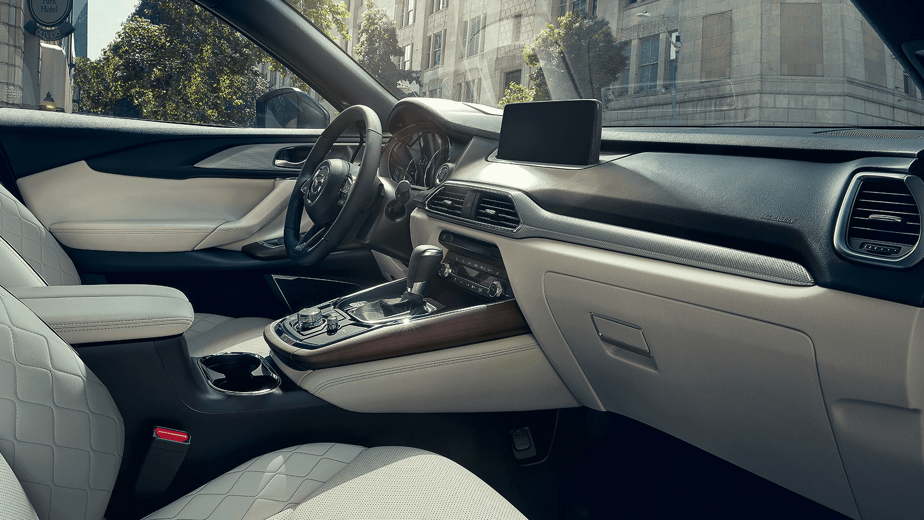 2022_Mazda_CX9_Interior_2.png