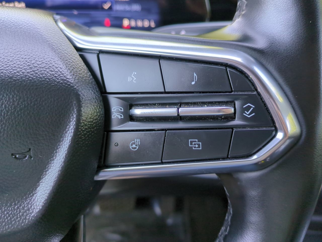 2025 Chevrolet Equinox LT - Photo 26