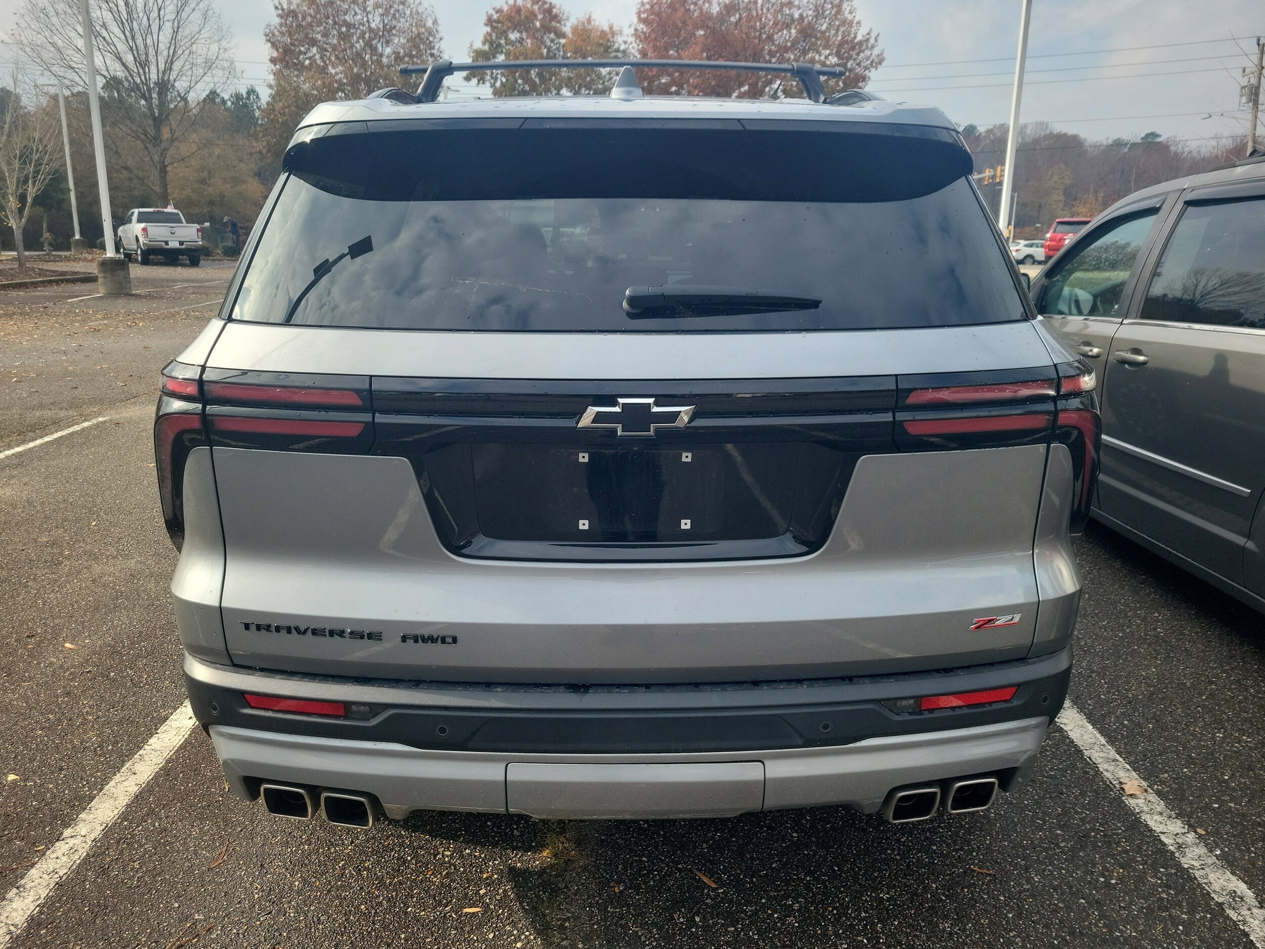 2024 Chevrolet Traverse Z71 photo 3