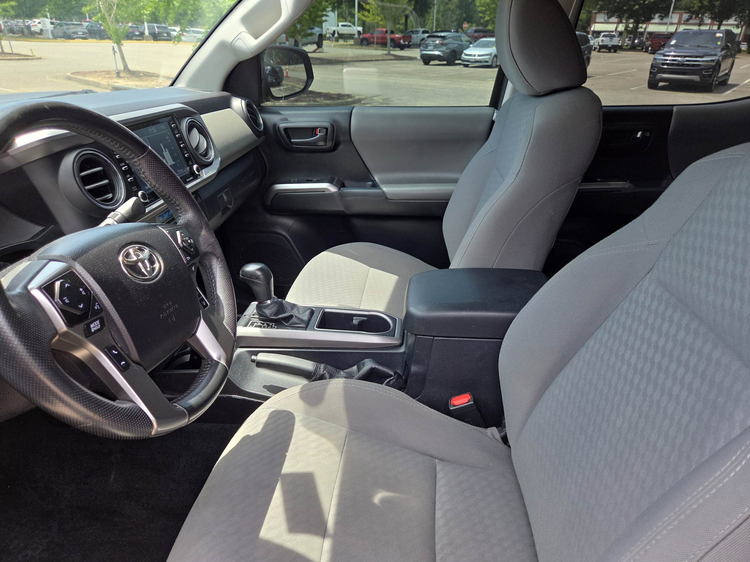 2021 Toyota Tacoma SR5 - Photo 9