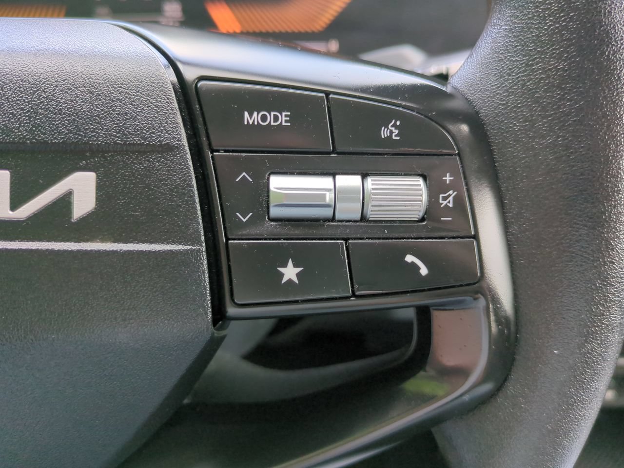 2025 Kia K4 LXS - Photo 23