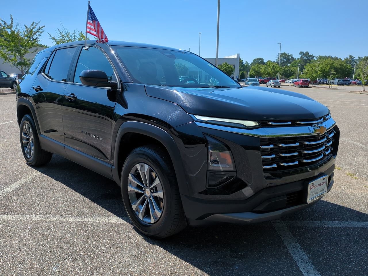 2025 Chevrolet Equinox LT - Photo 2