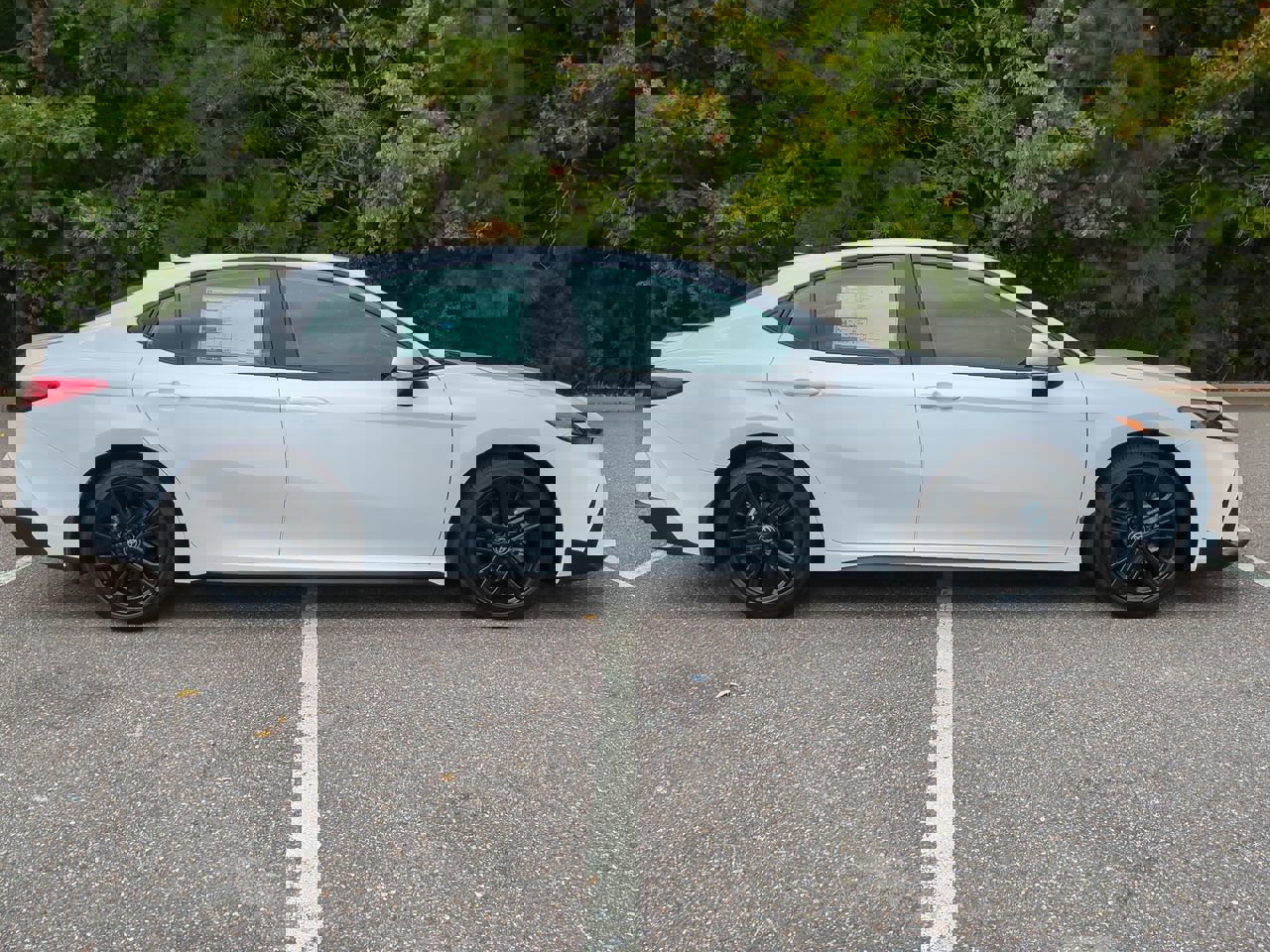 2026 Toyota Camry SE photo 2