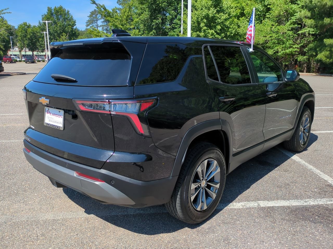 2025 Chevrolet Equinox LT - Photo 4