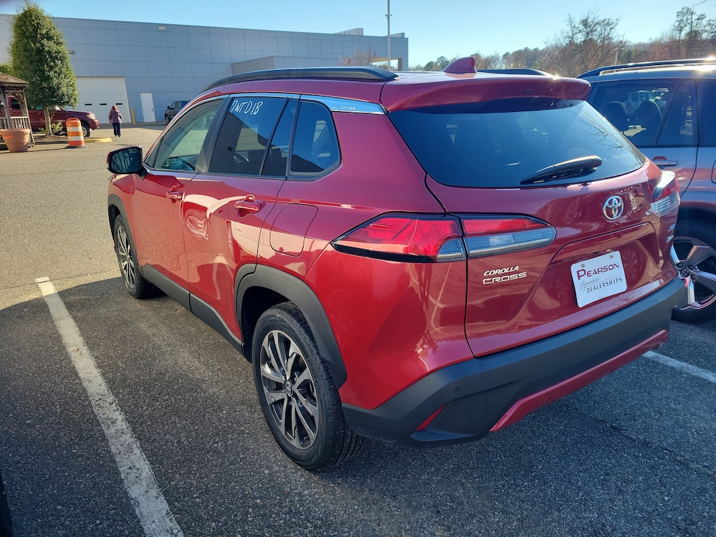 2023 Toyota Corolla Cross XLE photo 2