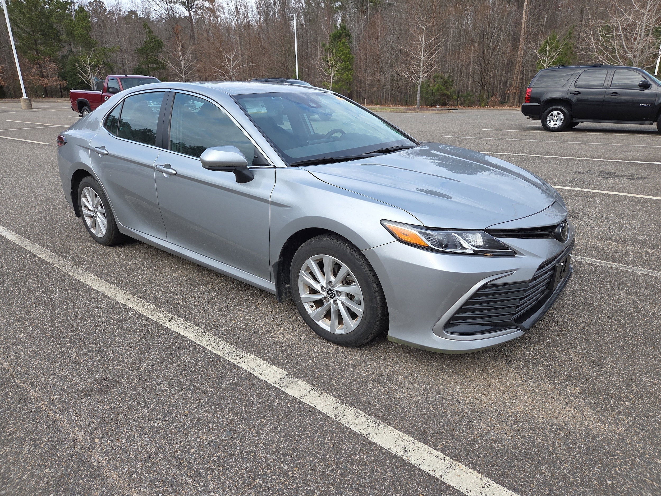 2023 Toyota Camry LE's photo