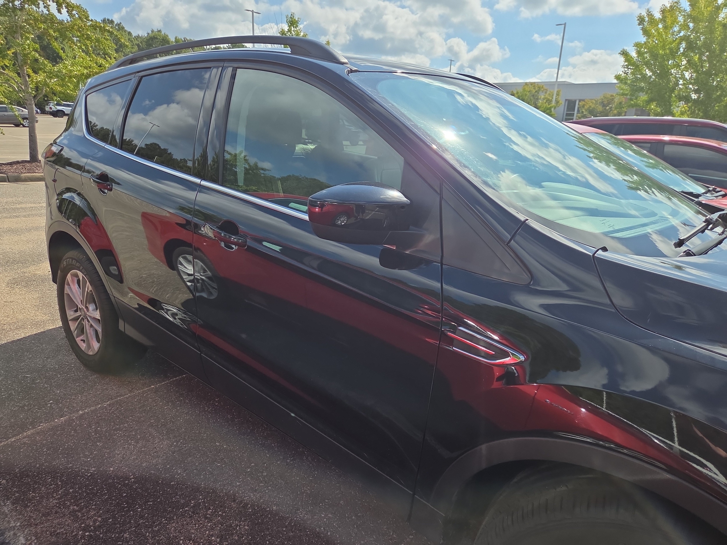 Used 2017 Ford Escape SE with VIN 1FMCU0GD5HUC68147 for sale in Newport News, VA