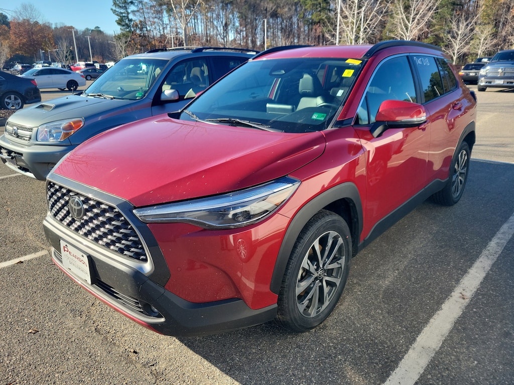 2023 Toyota Corolla Cross XLE photo 3