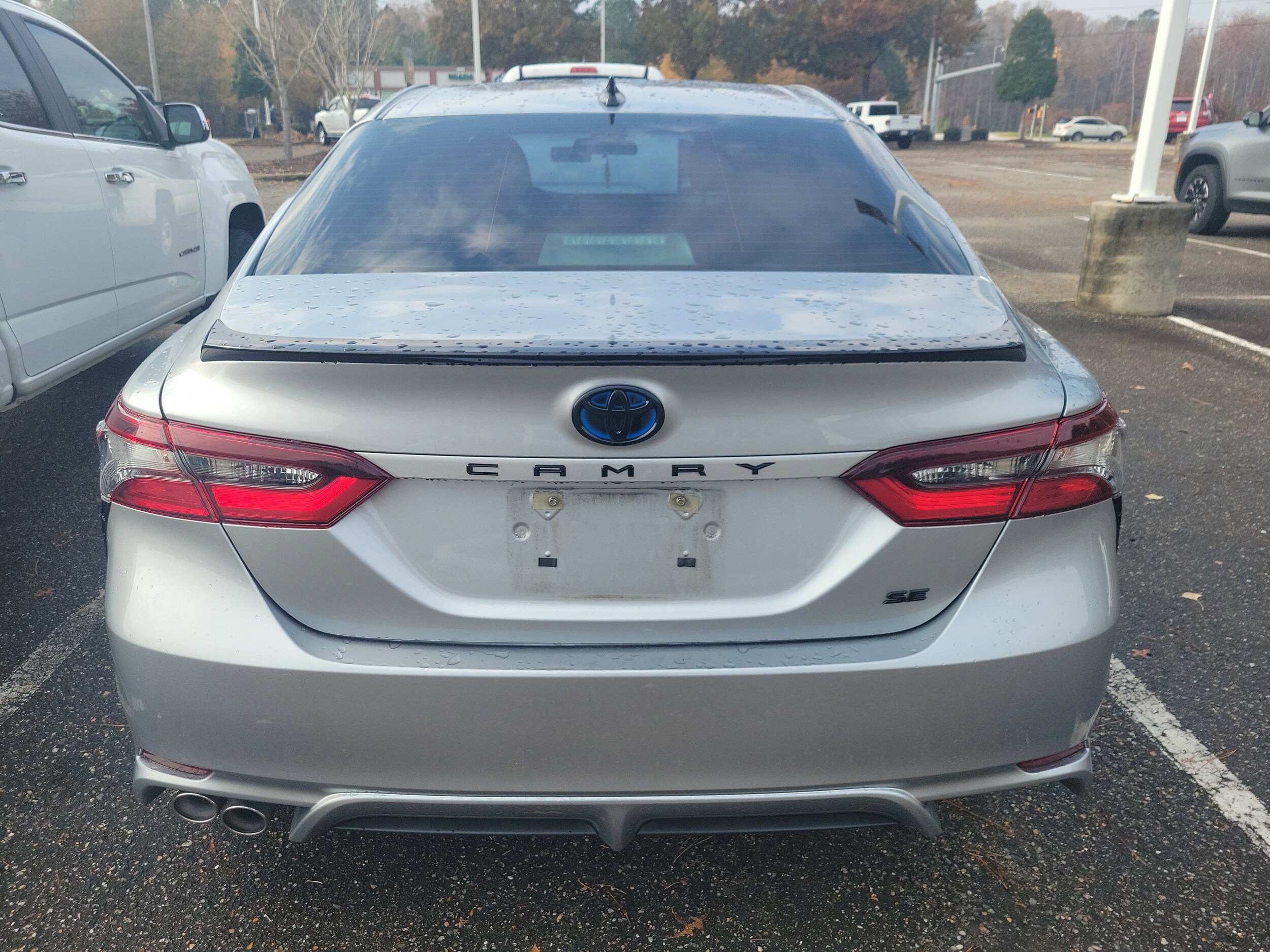 2022 Toyota Camry Hybrid SE photo 4