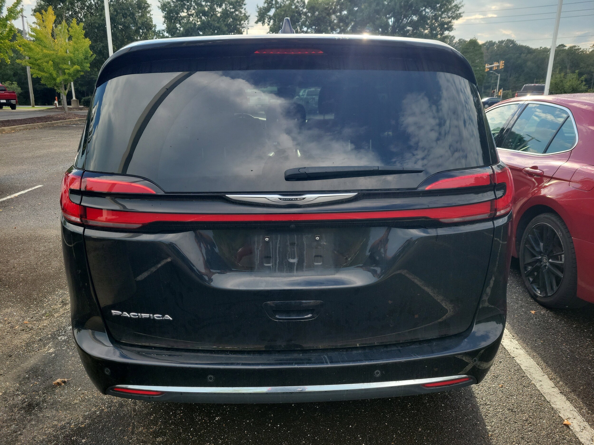 2024 Chrysler Pacifica Touring L photo 2
