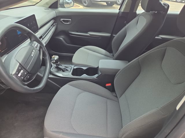 2025 Kia K4 LXS - Photo 9