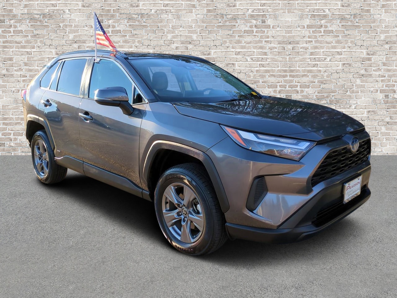 2024 Toyota RAV4 XLE's photo