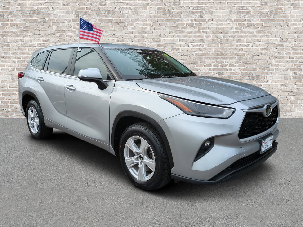 2023 Toyota Highlander LE's photo