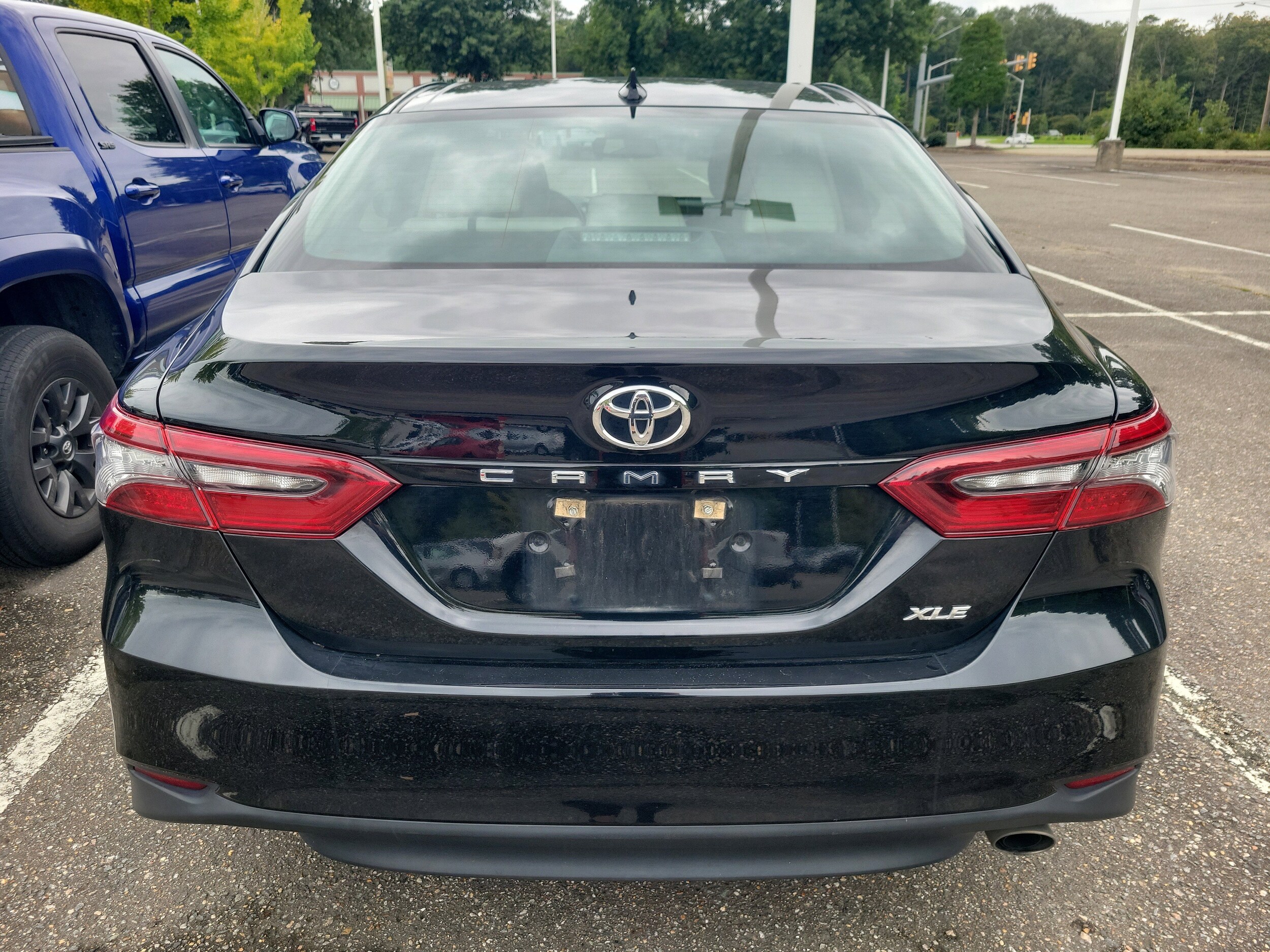 2023 Toyota Camry XLE photo 2