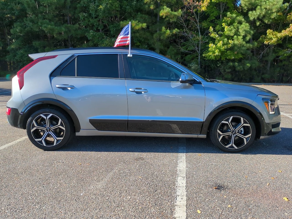 Used 2023 Kia Niro EX Touring SUV