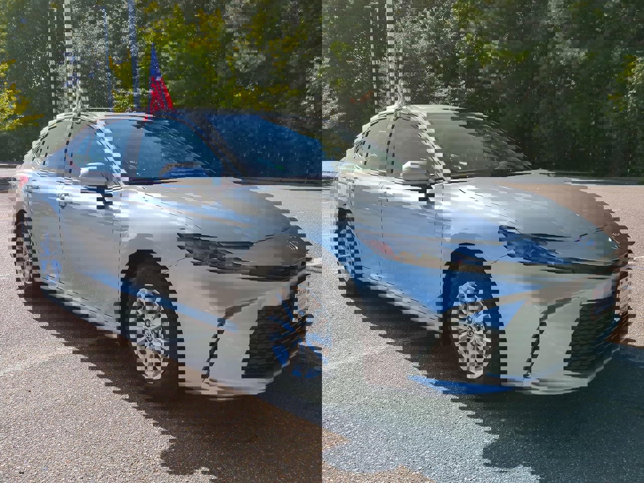 2025 Toyota Camry LE photo 2