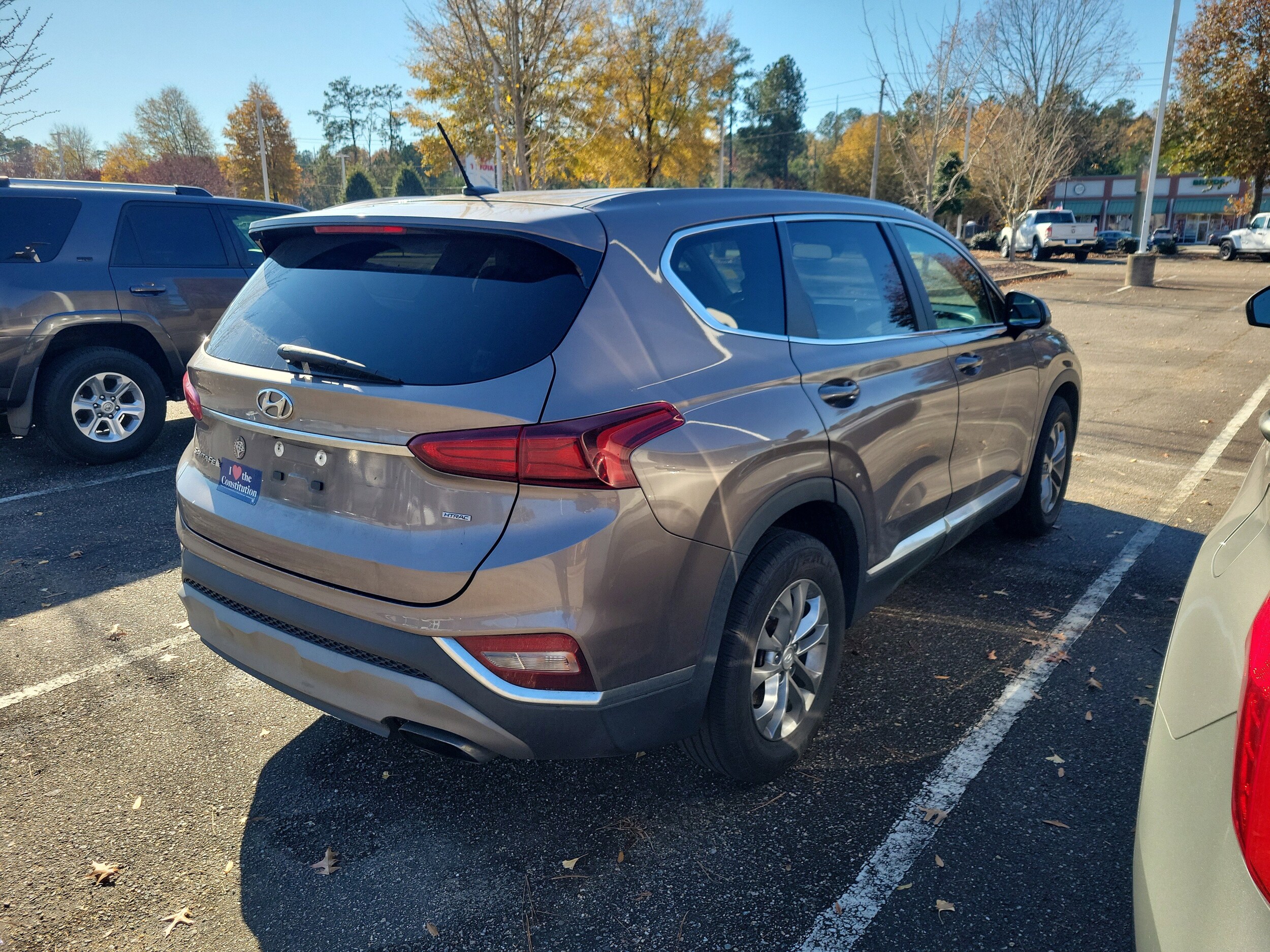 2019 Hyundai Santa Fe SE photo 2