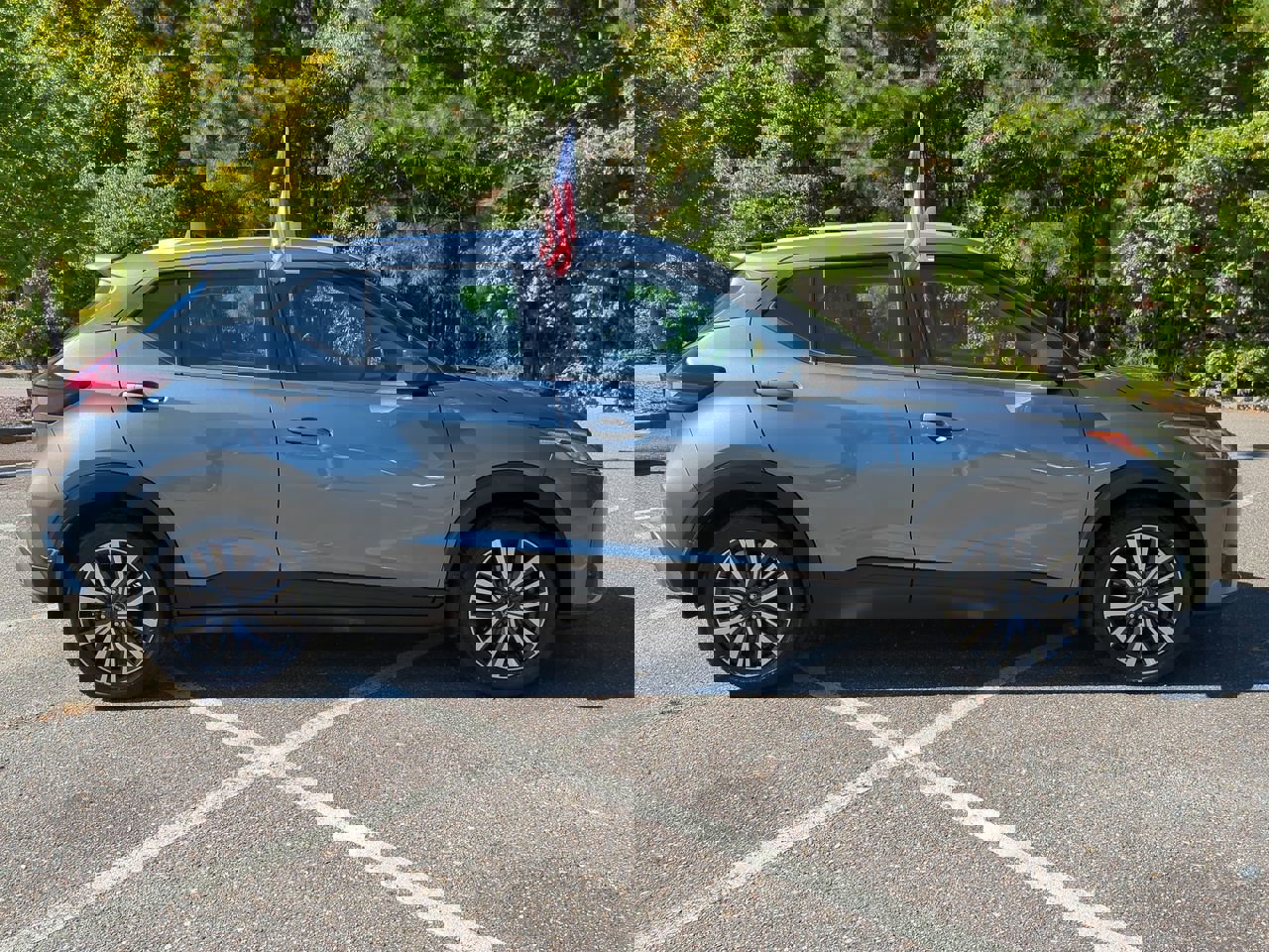 2022 Nissan Kicks SV photo 3