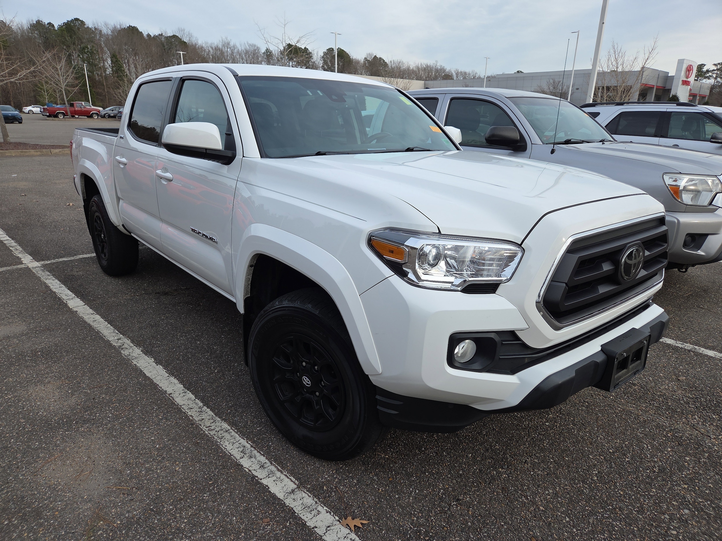 2022 Toyota Tacoma SR5's photo