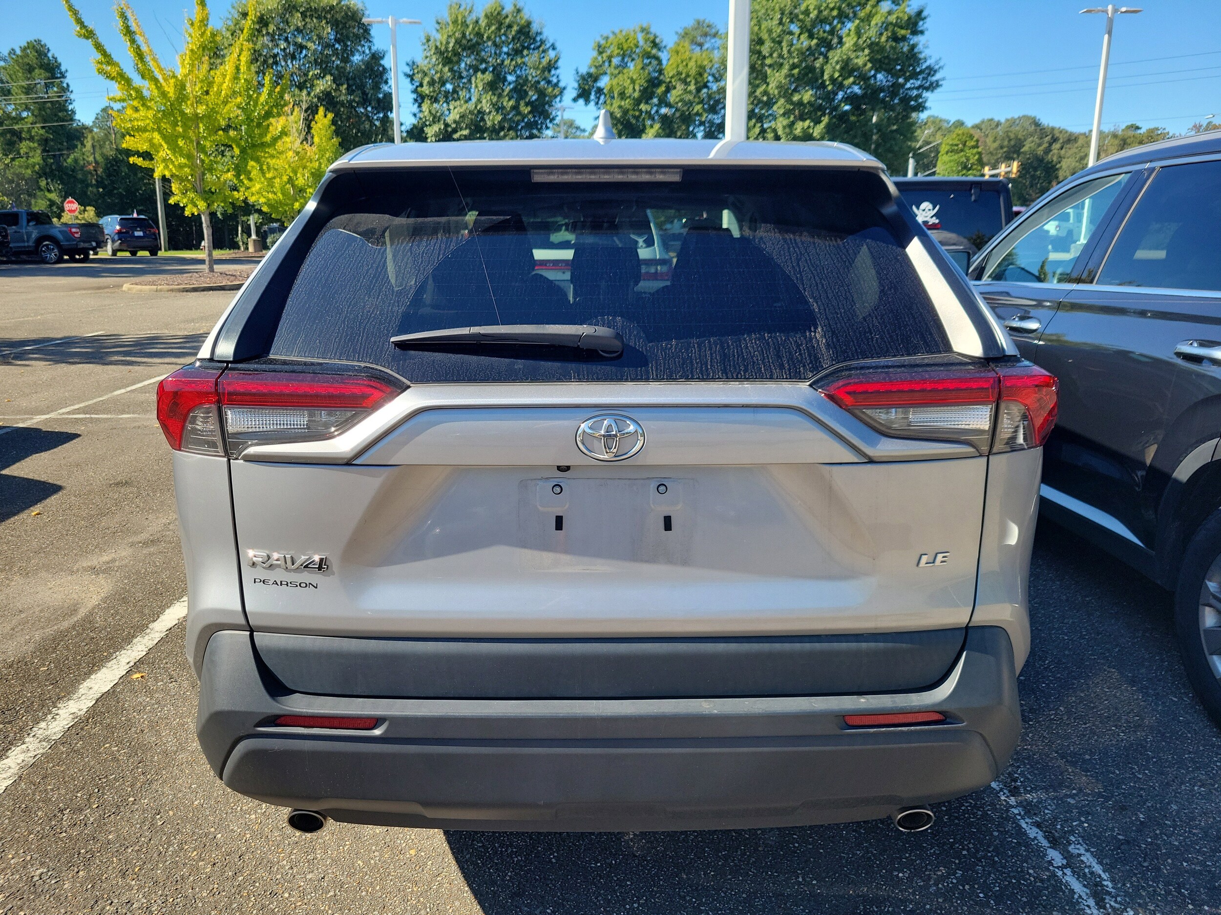 2023 Toyota RAV4 LE photo 3