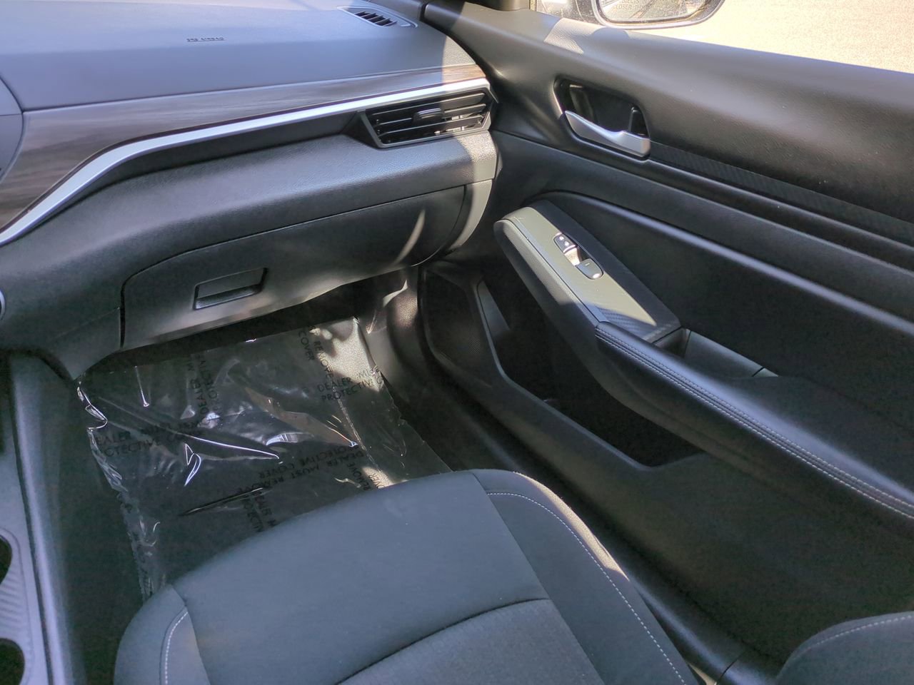 2025 Nissan Altima SV - Photo 16