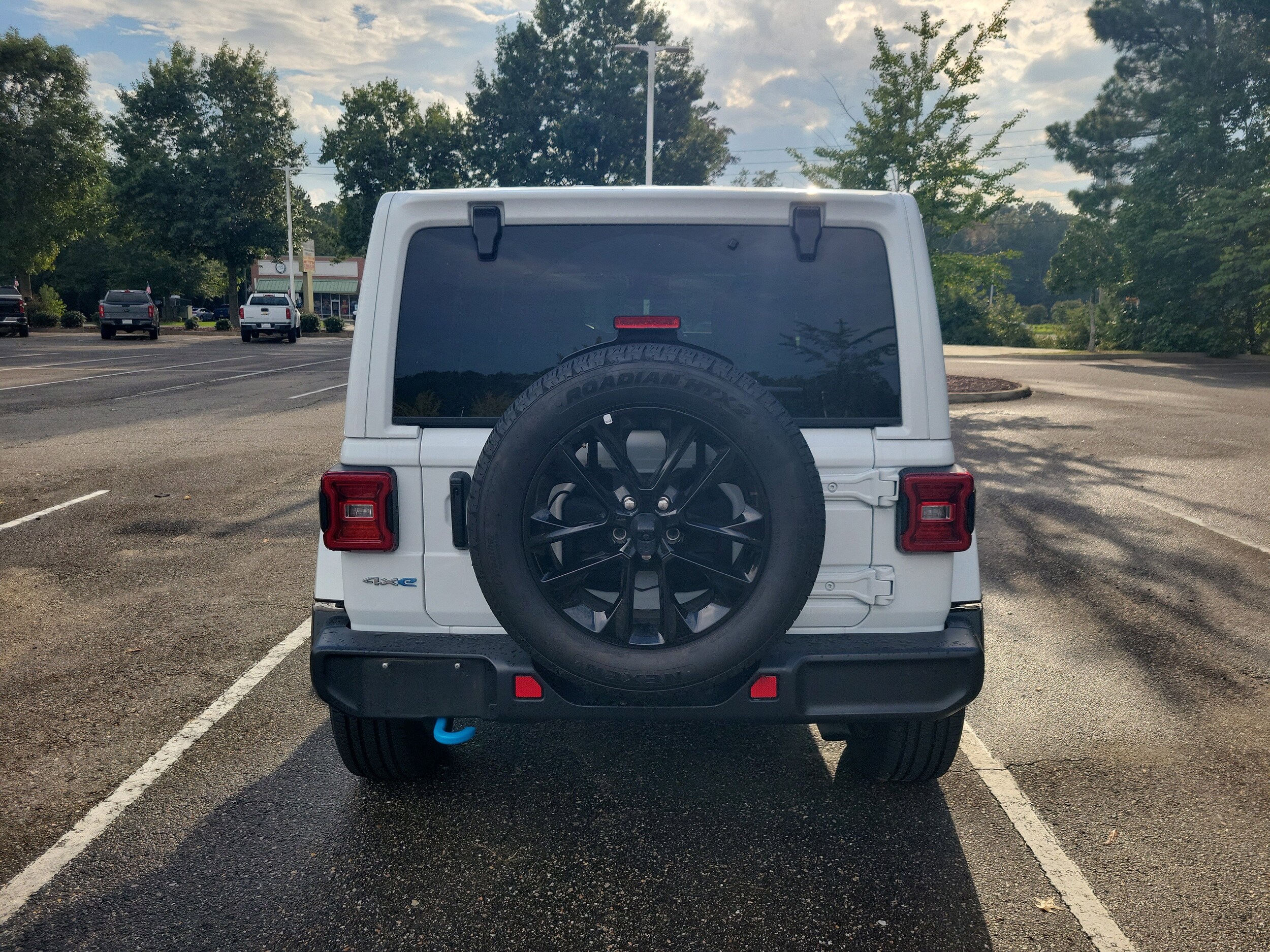 2024 Jeep Wrangler 4xe Sahara photo 3