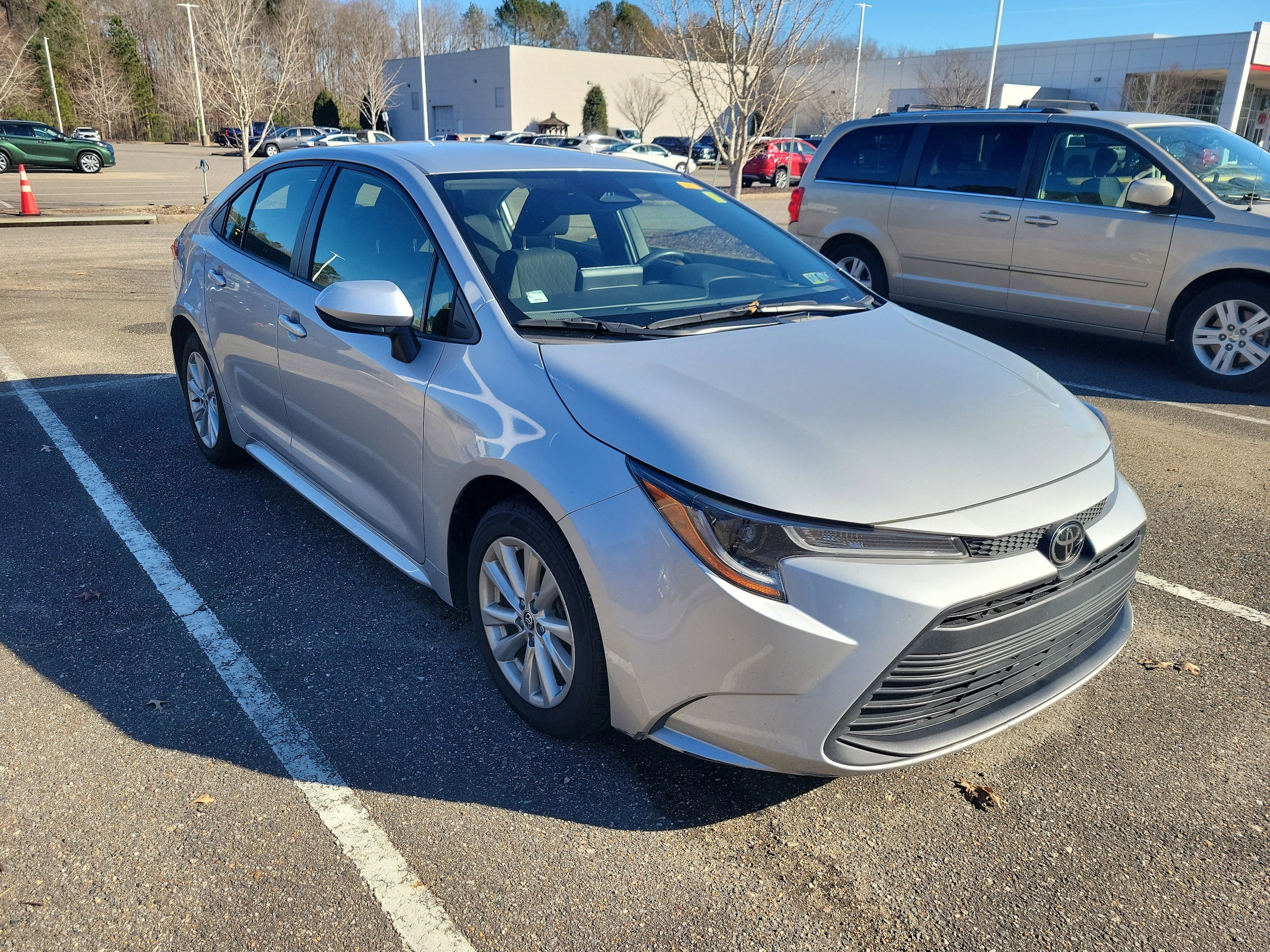 2023 Toyota Corolla LE's photo