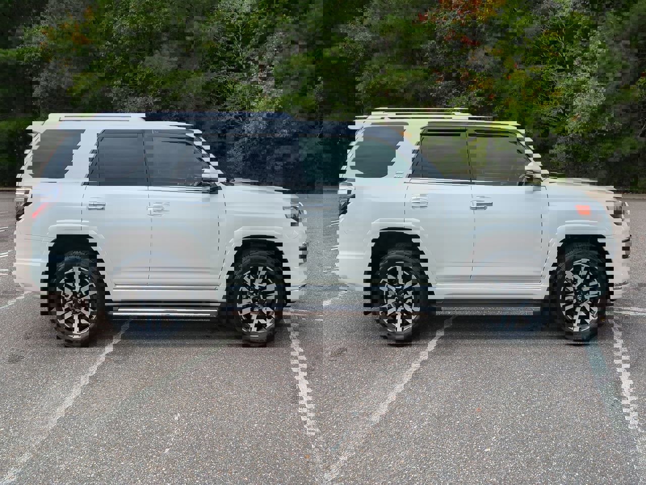 2022 Toyota 4Runner Limited photo 3