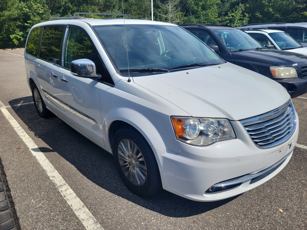 Used 2016 Chrysler Town & Country Limited Van LWB Passenger Van