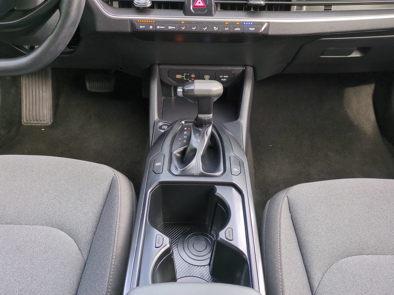 2025 Kia K4 LXS - Photo 18