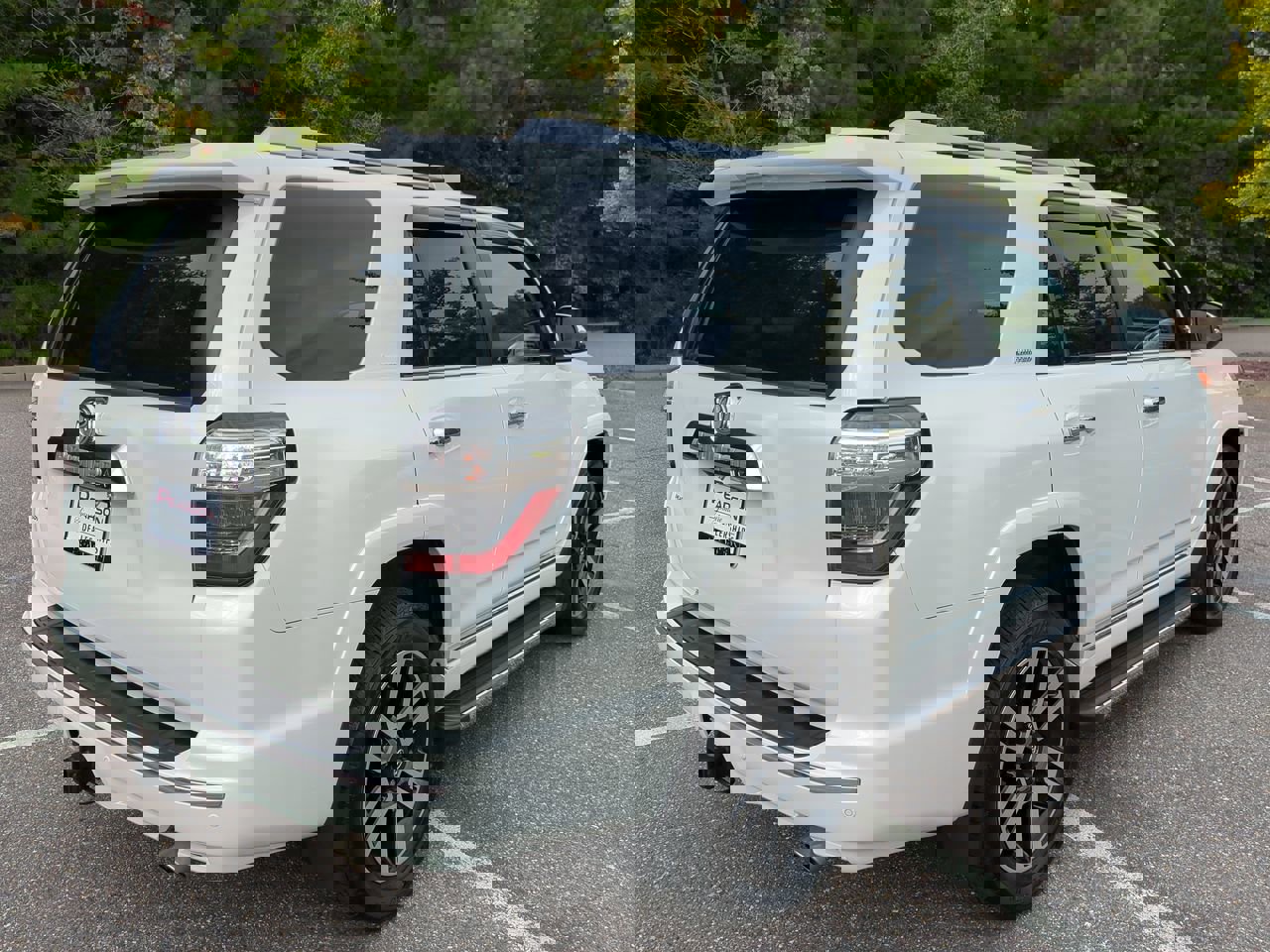 2022 Toyota 4Runner Limited photo 4
