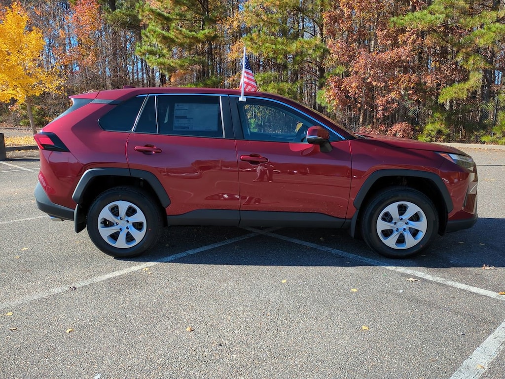 2025 Toyota RAV4 LE photo 3