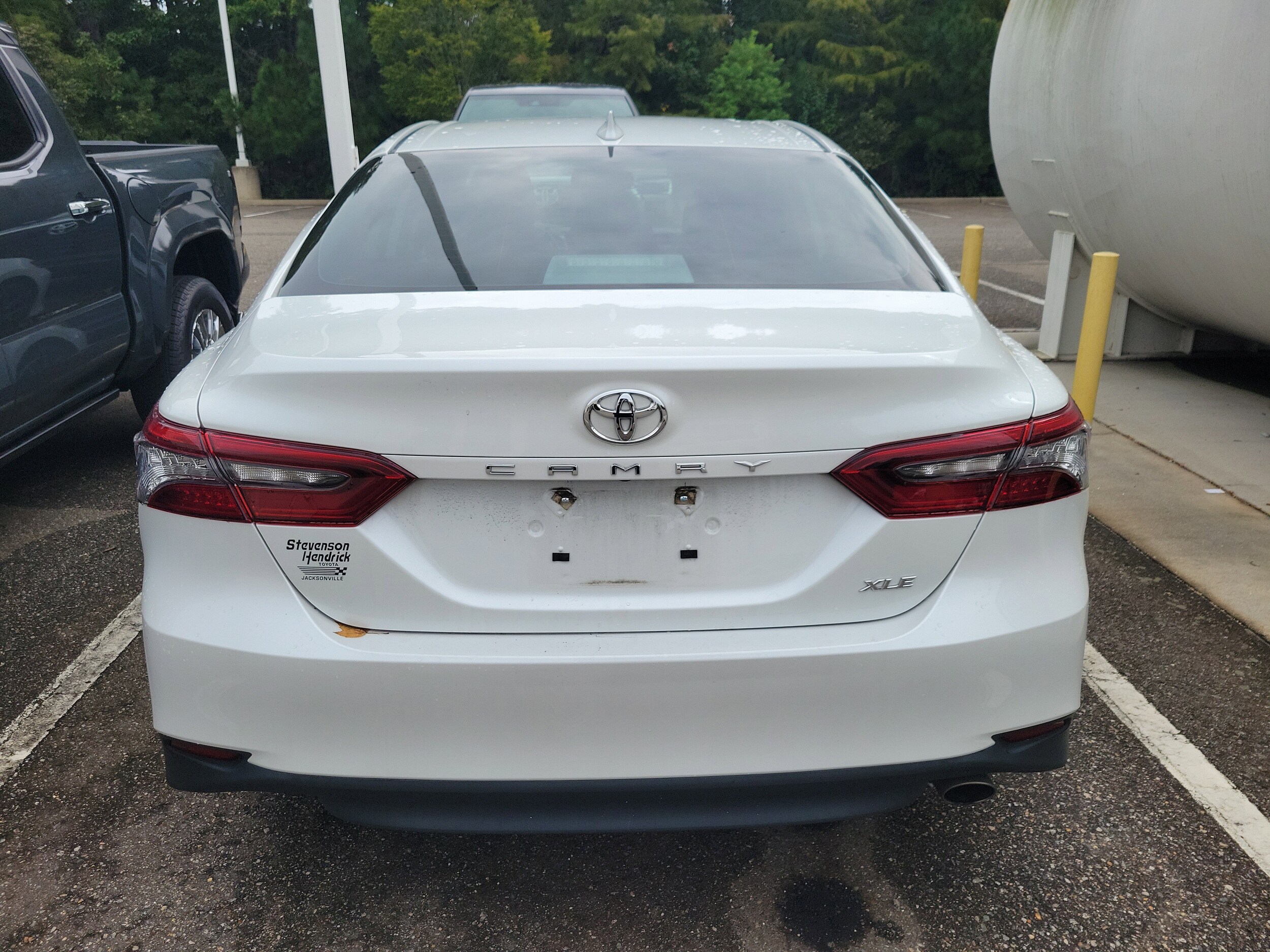 2023 Toyota Camry XLE photo 2