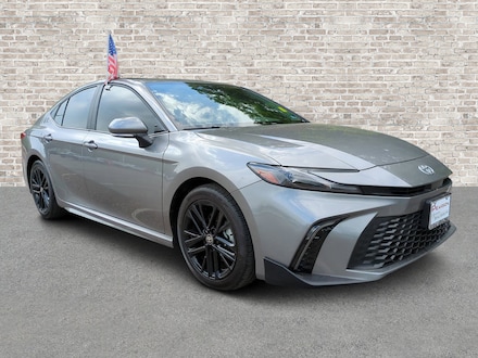 2025 Toyota Camry SE Sedan